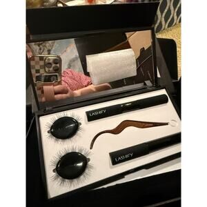 Brand New Lashify Full Control Kit Amplify w Extra Lash Set E14 Never Opened
